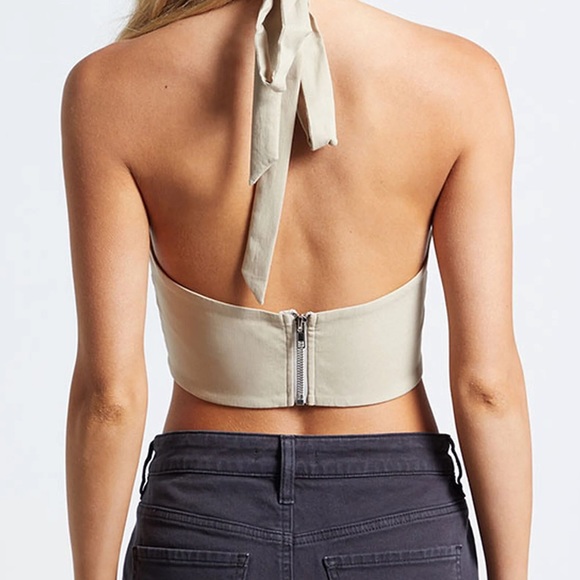 Hook-And-Eye Halter Top - Picture 4 of 5